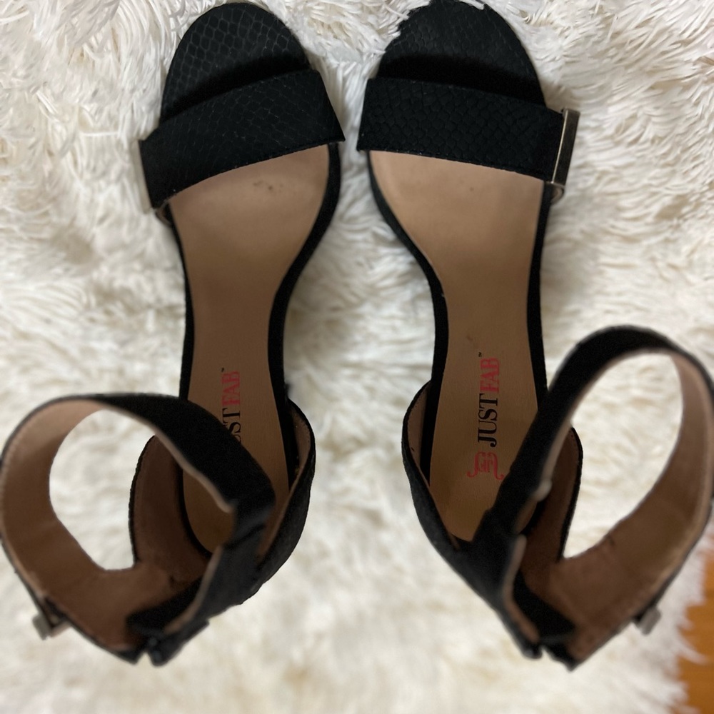 UNWORN! JUST FAB black heels